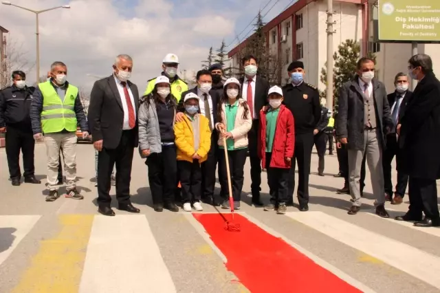 Afyonkarahisar'da 'kırmızı çizgiyi' vali çizdi Afyonkarahisar'da 'kırmızı çizgiyi' vali çizdi
