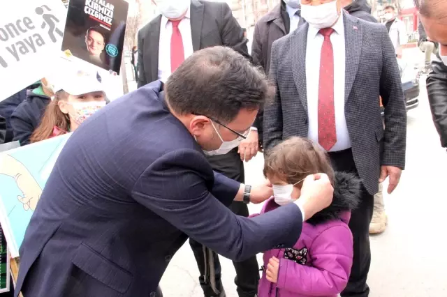 Afyonkarahisar'da 'kırmızı çizgiyi' vali çizdi Afyonkarahisar'da 'kırmızı çizgiyi' vali çizdi