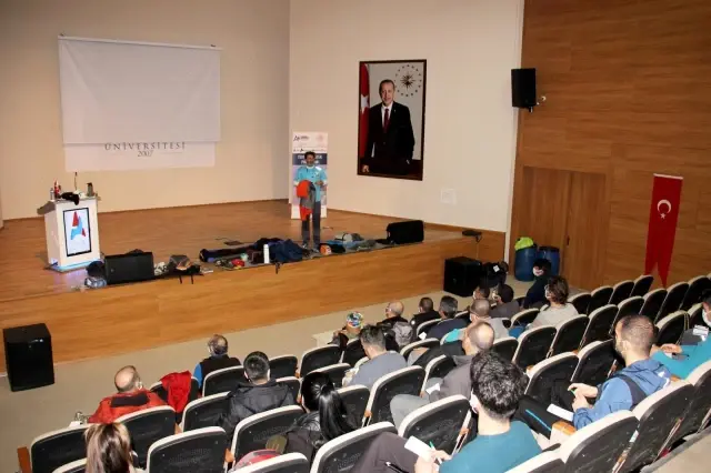 AİÇÜ'de Ağrı Dağı'nda rehberlik yapacaklar için temel dağcılık eğitimi veriliyor AİÇÜ'de Ağrı Dağı'nda rehberlik yapacaklar için temel dağcılık eğitimi veriliyor
