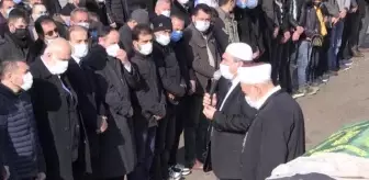 Fatih Şahin: AK Parti Nevşehir Milletvekili Açıkgöz'ün babasının cenazesi toprağa verildi Fatih Şahin: AK Parti Nevşehir Milletvekili Açıkgöz'ün babasının cenazesi toprağa verildi