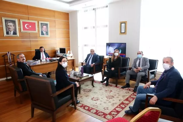 AK Parti Tanıtım ve Medya Başkanı Dağ: 'Basın emekçilerine aşılamada öncelik verilmelidir' AK Parti Tanıtım ve Medya Başkanı Dağ: 'Basın emekçilerine aşılamada öncelik verilmelidir'
