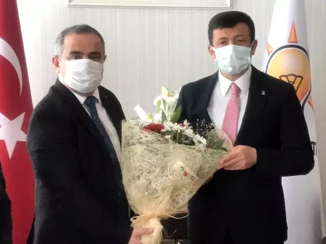 AK Parti Tanıtım ve Medya Başkanı Dağ: 'Basın emekçilerine aşılamada öncelik verilmelidir' AK Parti Tanıtım ve Medya Başkanı Dağ: 'Basın emekçilerine aşılamada öncelik verilmelidir'