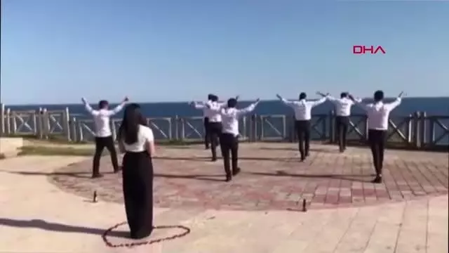 Antalyalı genç, 'Efeler' gibi evlilik teklifi etti Antalyalı genç, 'Efeler' gibi evlilik teklifi etti