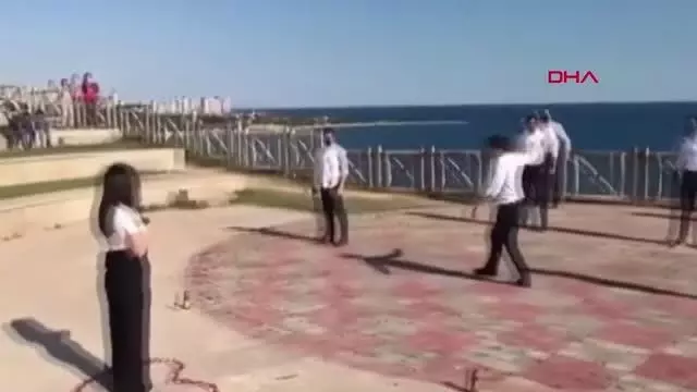 Antalyalı genç, 'Efeler' gibi evlilik teklifi etti Antalyalı genç, 'Efeler' gibi evlilik teklifi etti