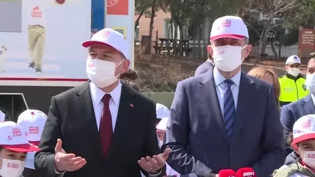 Son dakika haberi... Bakanlar Soylu ve Selçuk, 'Yayalar Kırmızı Çizgimizdir' programına katıldı (2) Son dakika haberi... Bakanlar Soylu ve Selçuk, 'Yayalar Kırmızı Çizgimizdir' programına katıldı (2)
