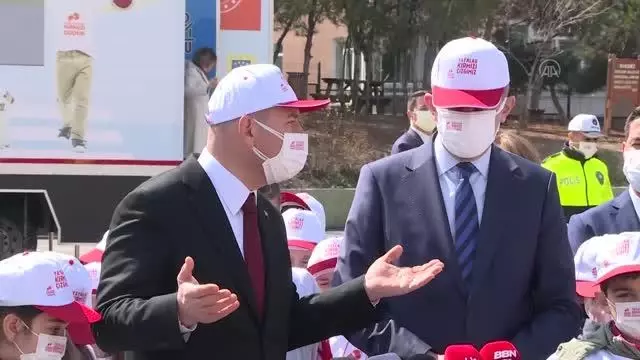 Son dakika haberi... Bakanlar Soylu ve Selçuk, 'Yayalar Kırmızı Çizgimizdir' programına katıldı (2) Son dakika haberi... Bakanlar Soylu ve Selçuk, 'Yayalar Kırmızı Çizgimizdir' programına katıldı (2)