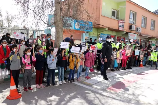Bozova'da kırmızı çizgi uygulaması Bozova'da kırmızı çizgi uygulaması