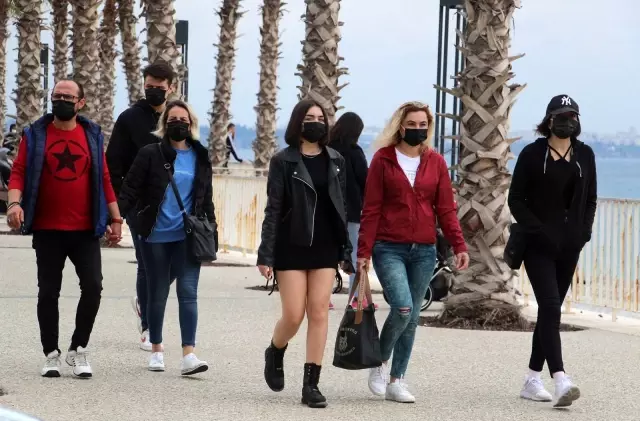 Çok yüksek riskli iller grubundaki Antalya'da yeni kısıtlamalar Çok yüksek riskli iller grubundaki Antalya'da yeni kısıtlamalar