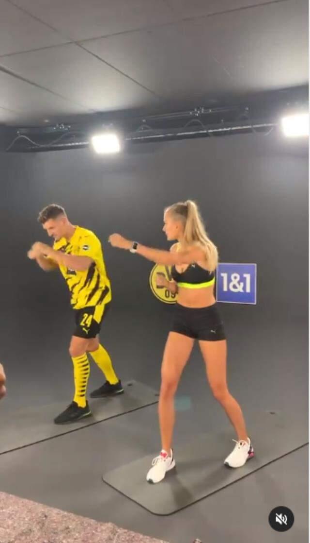 Dünyanın en güzel atleti 21 yaşındaki Alicia Schmidt'le çalışmaya başlayan Dortmund'un performansı yükselişe geçti Dünyanın en güzel atleti 21 yaşındaki Alicia Schmidt'le çalışmaya başlayan Dortmund'un performansı yükselişe geçti