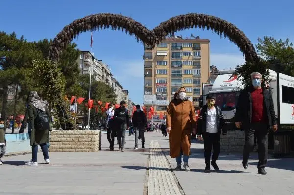 Elazığ Valisi Terörle mücadele eder gibi virüsle mücadele edelim Elazığ Valisi Terörle mücadele eder gibi virüsle mücadele edelim