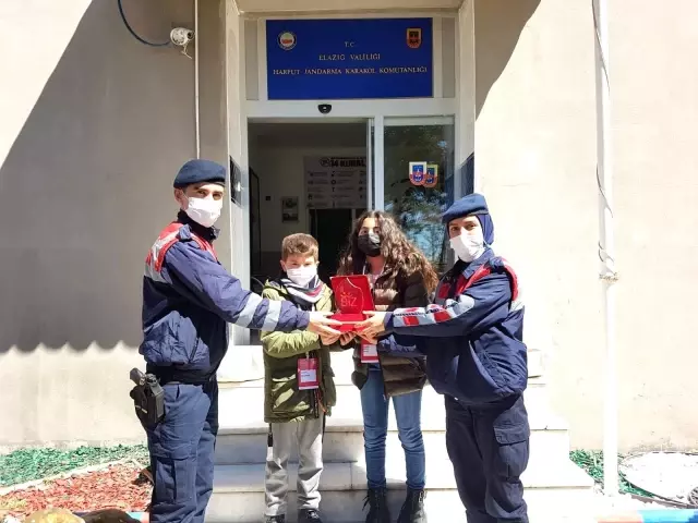 Erzincanlı gençler, Elazığ'ı gezdi Erzincanlı gençler, Elazığ'ı gezdi