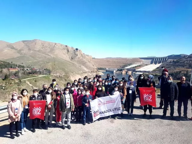 Erzincanlı gençler, Elazığ'ı gezdi Erzincanlı gençler, Elazığ'ı gezdi