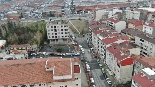 Havadan fotoğraflarla//Esenyurt'ta yol şaşkınlığı... Havadan fotoğraflarla//Esenyurt'ta yol şaşkınlığı...