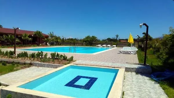 Havuz suyunu boşaltmak isterken akıma kapılan turizmci öldü Havuz suyunu boşaltmak isterken akıma kapılan turizmci öldü