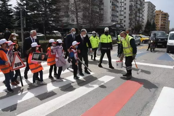 Son dakika: ESKİŞEHİR İçişleri Bakan Yardımcısı Ersoy Yaya ölümleri 1 yılda yüzde 22 oranında azaldı Son dakika: ESKİŞEHİR İçişleri Bakan Yardımcısı Ersoy Yaya ölümleri 1 yılda yüzde 22 oranında azaldı