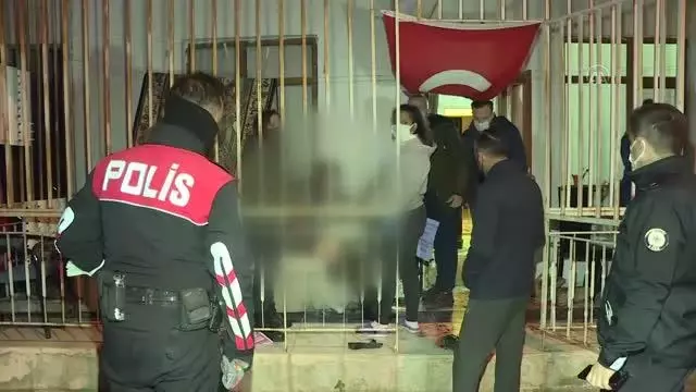 İki komşu birbirini bıçakladı İki komşu birbirini bıçakladı