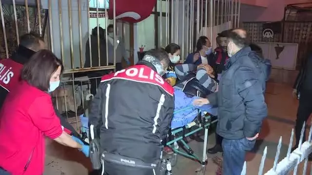İki komşu birbirini bıçakladı İki komşu birbirini bıçakladı