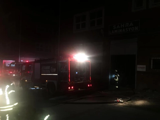 İkitelli'de ayakkabı fabrikasında yangın paniği