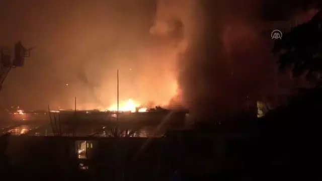KAHRAMANMARAŞ - Orduevinde çıkan yangın kontrol altına alındı (2) KAHRAMANMARAŞ - Orduevinde çıkan yangın kontrol altına alındı (2)