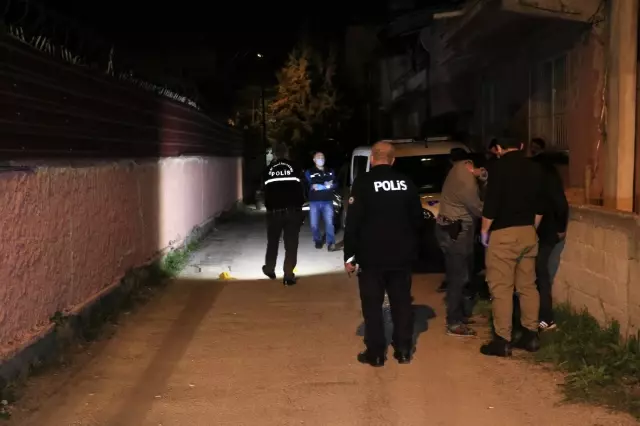 Son dakika haber | Kalaşnikofla eve saldırı düzenleyen 2 şüpheli kıskıvrak yakalandı Son dakika haber | Kalaşnikofla eve saldırı düzenleyen 2 şüpheli kıskıvrak yakalandı