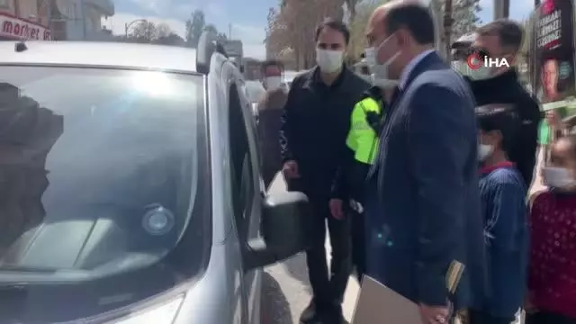 Kırmızı çizgi uygulamasında kaymakam ezilmekten son anda kurtuldu