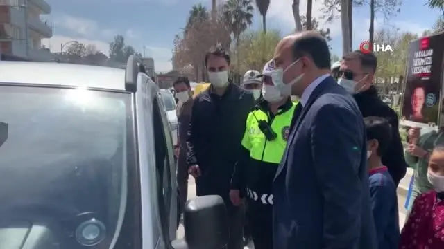 Kırmızı çizgi uygulamasında kaymakam ezilmekten son anda kurtuldu