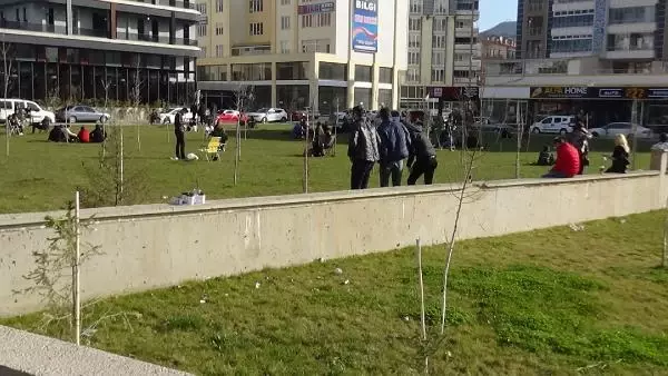 Kırmızı kategorideki Tokat'ta, park ve bahçeler sıcak havada doldu Kırmızı kategorideki Tokat'ta, park ve bahçeler sıcak havada doldu