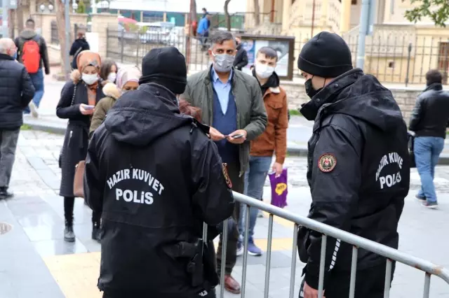Son dakika haberi! Koronanın zirve yaptığı Samsun'a 209 'hazır kuvvet polisi' takviyesi Son dakika haberi! Koronanın zirve yaptığı Samsun'a 209 'hazır kuvvet polisi' takviyesi