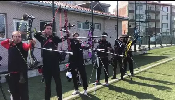 Makaralı Yay Okçuluk Milli Takımı Gelibolu'da hazırlanıyor Makaralı Yay Okçuluk Milli Takımı Gelibolu'da hazırlanıyor