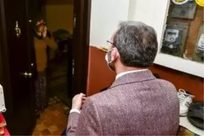 Pendik'te her eve hijyen seti dağıtımı başladı
