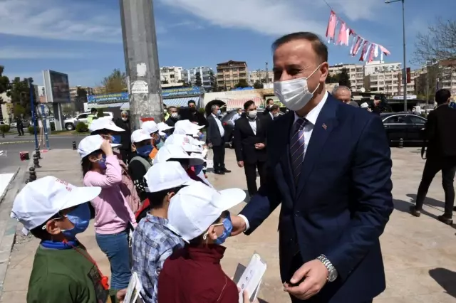 Kırmızı çizgi uygulamasında kaymakam ezilmekten son anda kurtuldu