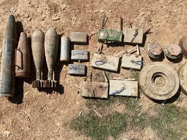 Son dakika haberleri | Tel Abyad'da PKK/YPG'ye ait 693 kilo patlayıcı ele geçirildi Son dakika haberleri | Tel Abyad'da PKK/YPG'ye ait 693 kilo patlayıcı ele geçirildi