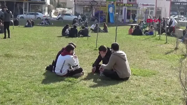 Kırmızı kategorideki Tokat'ta, park ve bahçeler sıcak havada doldu Kırmızı kategorideki Tokat'ta, park ve bahçeler sıcak havada doldu