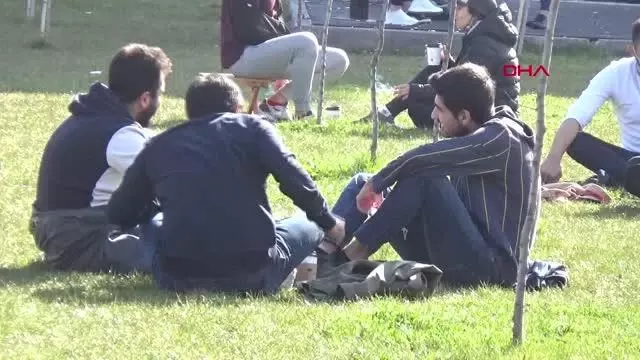 Kırmızı kategorideki Tokat'ta, park ve bahçeler sıcak havada doldu Kırmızı kategorideki Tokat'ta, park ve bahçeler sıcak havada doldu
