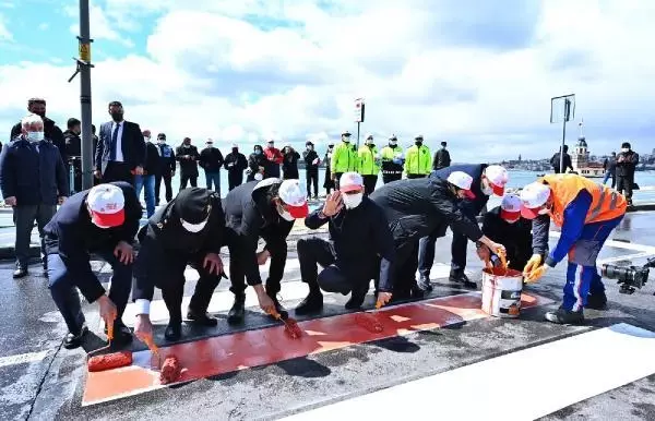 İSTANBUL ? VALİ YERLİKAYA ÜSKÜDAR'DA YAYA GEÇİDİNE KIRMIZI ÇİZGİ ÇEKTİ 2