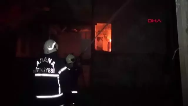 Yangına mahsur kalan kedi, yanmaktan son anda kurtarıldı Yangına mahsur kalan kedi, yanmaktan son anda kurtarıldı