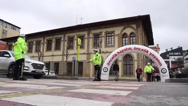 'Yaya Önceliği Kırmızı Çizgimizdir' etkinliği düzenlendi 'Yaya Önceliği Kırmızı Çizgimizdir' etkinliği düzenlendi