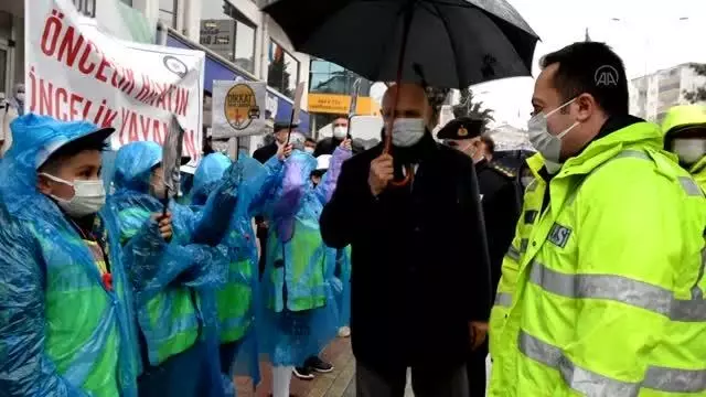 'Yaya Önceliği Kırmızı Çizgimizdir' etkinliği düzenlendi 'Yaya Önceliği Kırmızı Çizgimizdir' etkinliği düzenlendi
