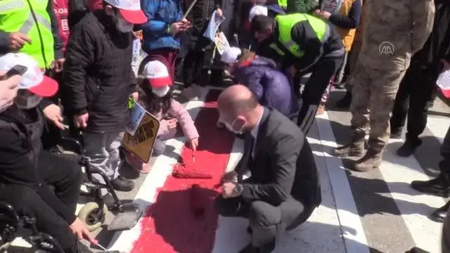 'Yaya Önceliği Kırmızı Çizgimizdir' etkinliği düzenlendi 'Yaya Önceliği Kırmızı Çizgimizdir' etkinliği düzenlendi