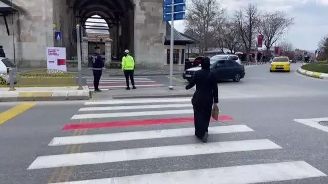 Son dakika... Yayalara yol vermeyen sürücüler denetlendi