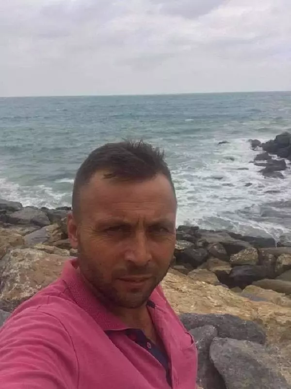Zonguldak'ta kaza yapan kişi ile yardıma giden arkadaşı otomobilin altında kaldı