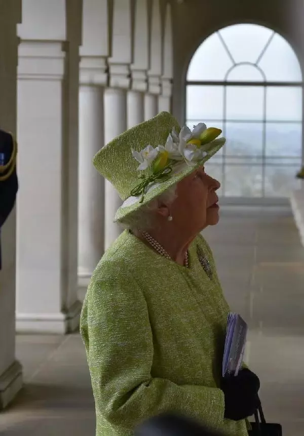 2'inci Kraliçe Elizabeth, Harry ve Meghan'ın ırkçılık ...