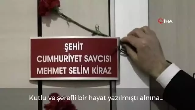 Adalet Bakanı Gül, Şehit Cumhuriyet Savcısı Mehmet Selim Kiraz'ı andı Adalet Bakanı Gül, Şehit Cumhuriyet Savcısı Mehmet Selim Kiraz'ı andı