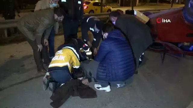 Bariyerlere çarpıp takla atan otomobil metrelerce ters sürüklendi: 1 yaralı Bariyerlere çarpıp takla atan otomobil metrelerce ters sürüklendi: 1 yaralı
