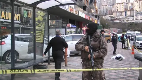 (Başakşehir'de silahlı kavga: 2 ölü, 2 yaralı; dehşet anları kamerada