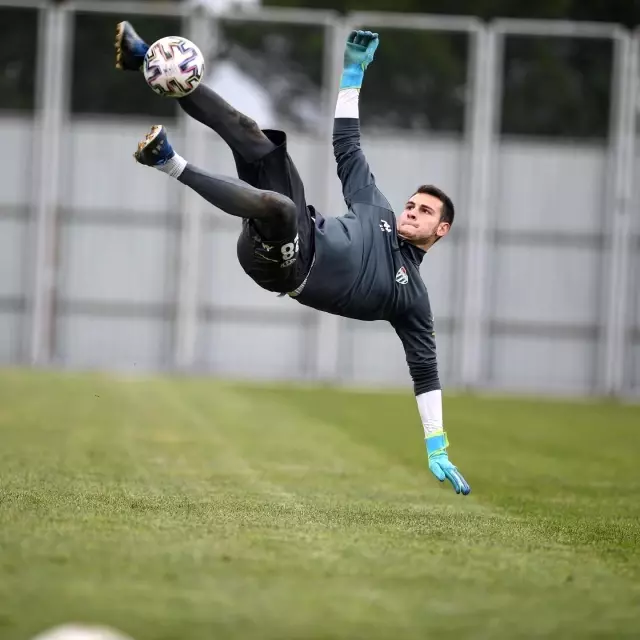 Bursaspor'da Altay maçı öncesi moraller yüksek Bursaspor'da Altay maçı öncesi moraller yüksek