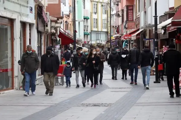 Çanakkale'de 65 yaş ve üzeri vatandaşların toplu taşıma kartları kullanıma kapatıldı Çanakkale'de 65 yaş ve üzeri vatandaşların toplu taşıma kartları kullanıma kapatıldı
