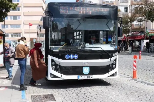 Çanakkale'de 65 yaş ve üzeri vatandaşların toplu taşıma kartları kullanıma kapatıldı Çanakkale'de 65 yaş ve üzeri vatandaşların toplu taşıma kartları kullanıma kapatıldı