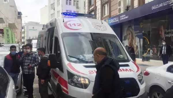 Son dakika haber! ADIYAMAN Çatıda intihar girişimini polis engelledi Son dakika haber! ADIYAMAN Çatıda intihar girişimini polis engelledi