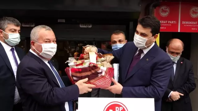 DP Genel Başkanı Uysal, Ordu'da parti binasının açılışına katıldı DP Genel Başkanı Uysal, Ordu'da parti binasının açılışına katıldı